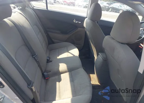 2015 Kia Forte Lx z USA, uszkodzony, nr VIN KNAFK4A60F5366466